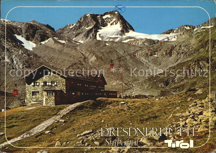 Stubaital Dresdner Huette mit Blick gegen Schaufelspitze