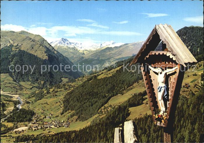 Doellach Kaernten Teilansicht mit Wegekreuz