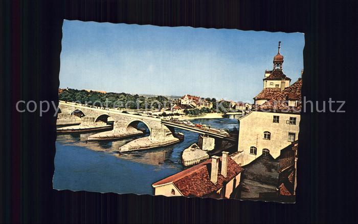 REGENSBURG Bayern Blick auf die Steinerne Bruecke