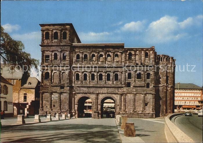 TRIER  CITY Porta Nigra Blick aus der Simeonstrasse