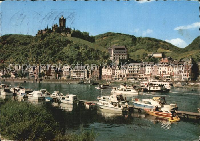 Cochem Mosel Blick ueber die Mosel zur Burg