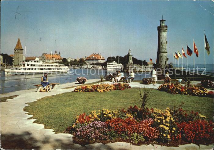 Lindau Bodensee Hafeneinfahrt mit Leuchtturm