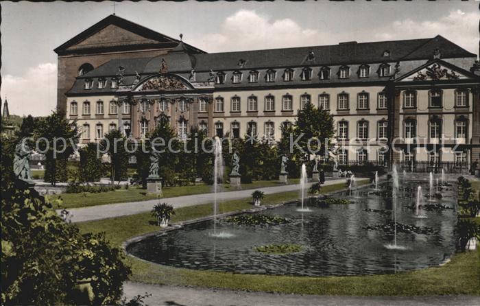 TRIER  CITY Kurfuerstliches Palais Wasserspiele