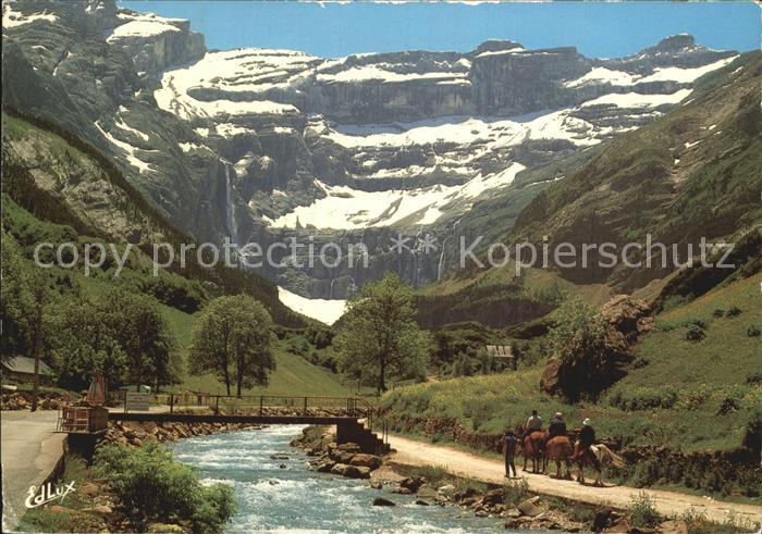 Gavarnie Hautes-Pyrenees Le Cirque et le Gave