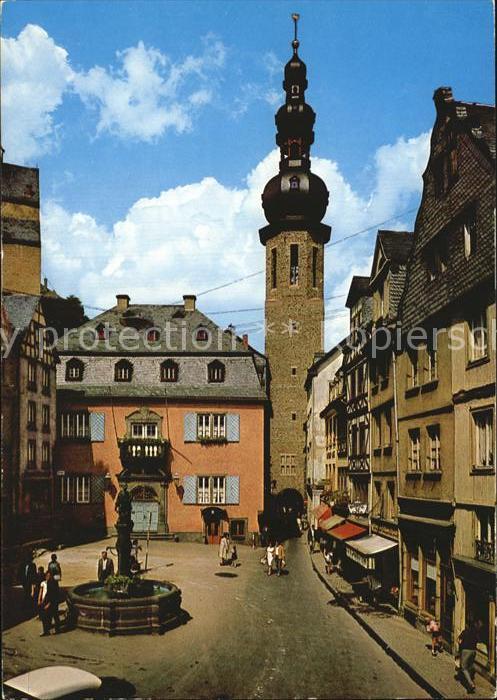 Cochem Mosel Marktplatz mit Rathaus und Brunnen