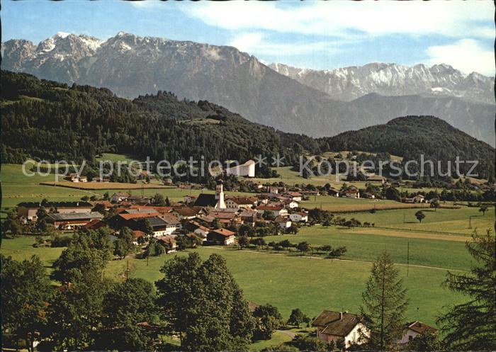 Erl Tirol mit Zahmen und Wilden Kaiser