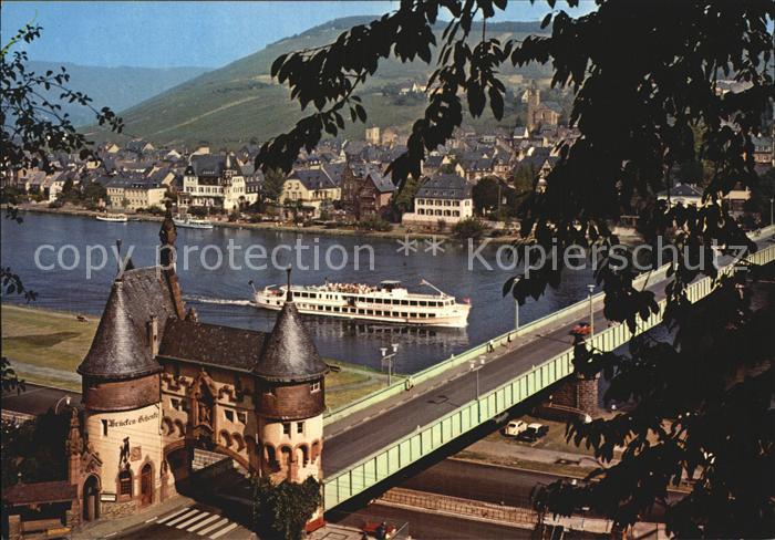 Traben-Trarbach Moselbruecke Fahrgastschiff