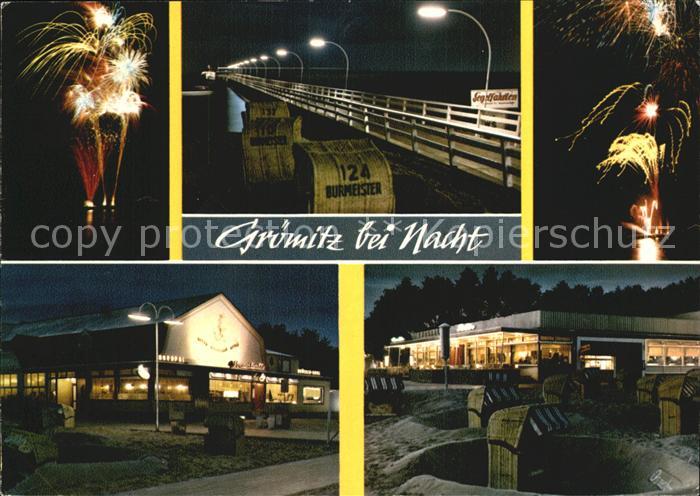 Groemitz Ostseebad mit Feuerwerk und Seebruecke