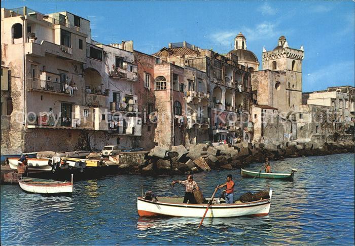 Isola d Ischia Altstadt Fischerboote