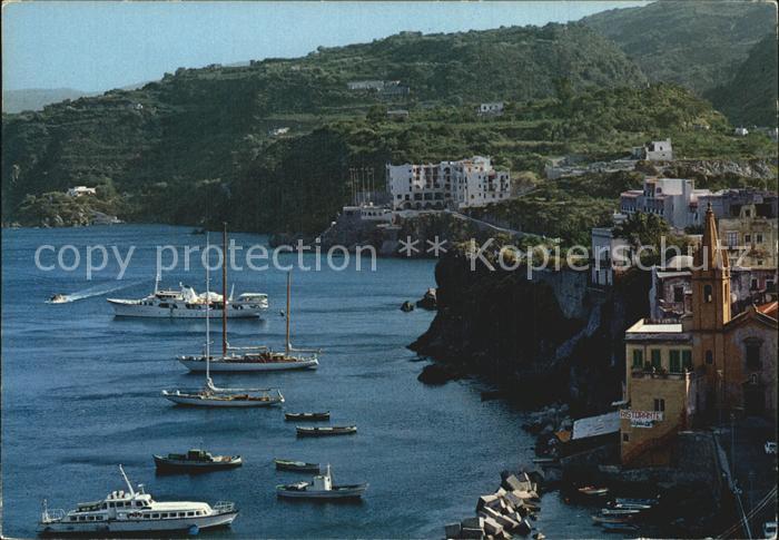 Isole Eolie Lipari Marina Corta Schiffe