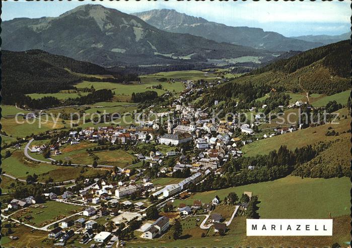 Mariazell Steiermark mit Gemeindealpe und oetscher Fliegeraufnahme