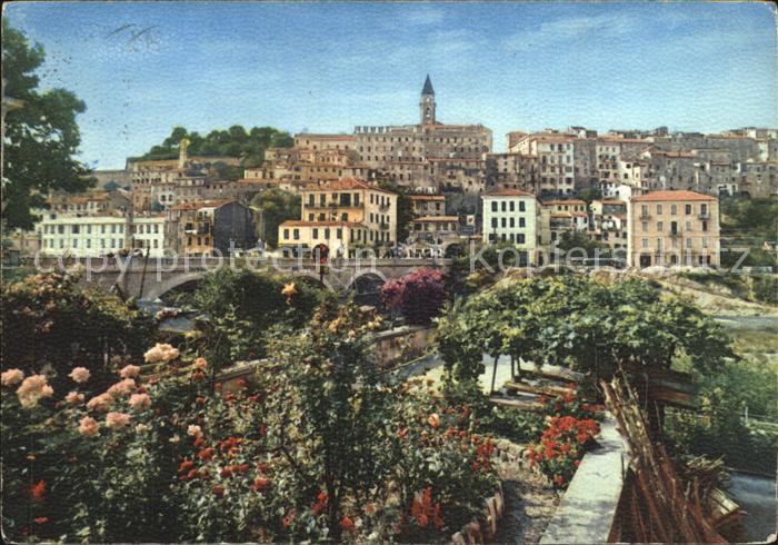 Ventimiglia Liguria Il ponte sul Roja e la citta vecchia Riviera dei Fiori