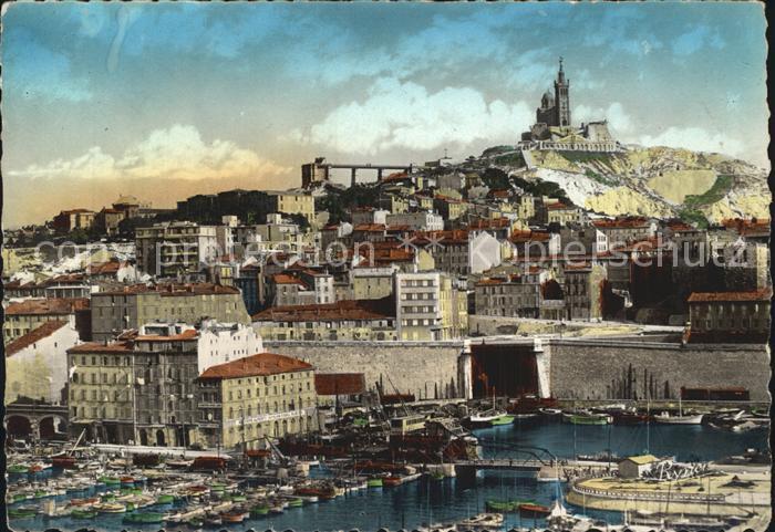 Marseille Bouches-du-Rhone Bassin du Carenage au fond Notre Dame d