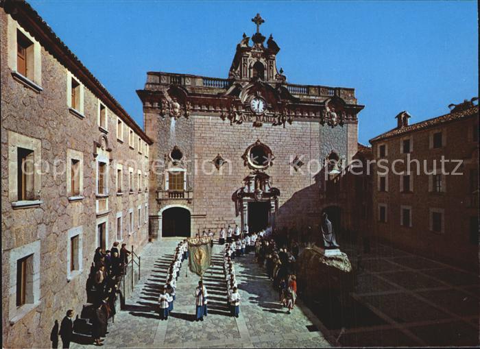 Lluc Santuario Patio Obispo Campins