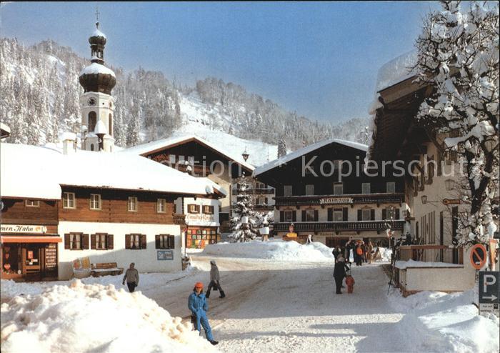 Reit Winkl Rathausplatz mit Pfarrkirche