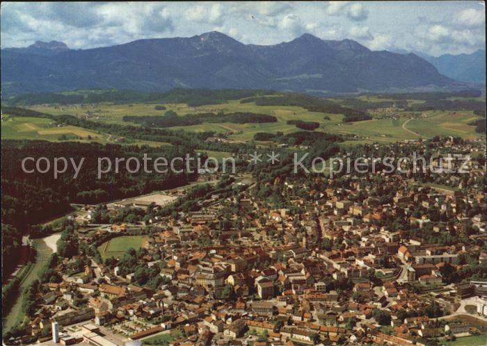 Traunstein Oberbayern Fliegeraufnahme mit Chiemgauer Alpen
