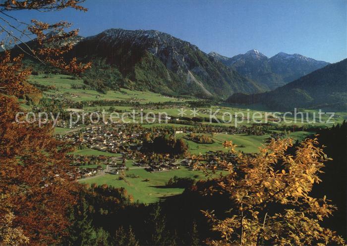 Ruhpolding Bayern mit Rauschberg Sonntagshorn und Reiffelberge