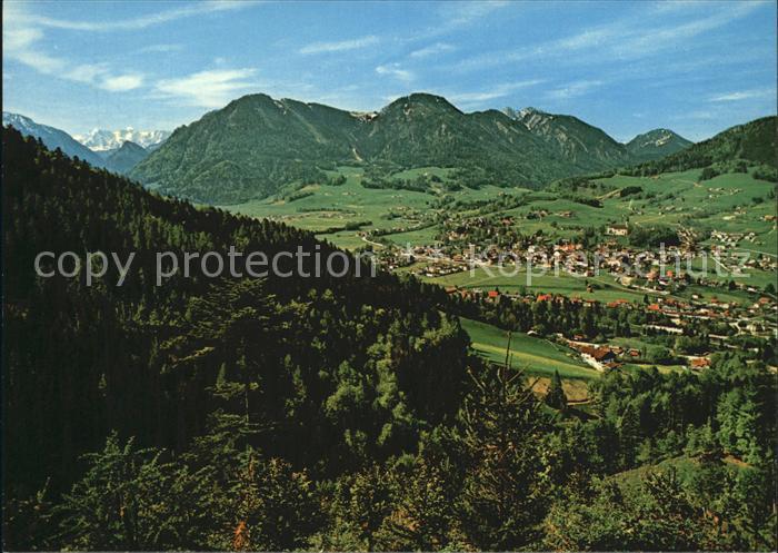 Ruhpolding Bayern mit Loferer Steinberge Reifelberge Unternberg Hoerndlwand Joch