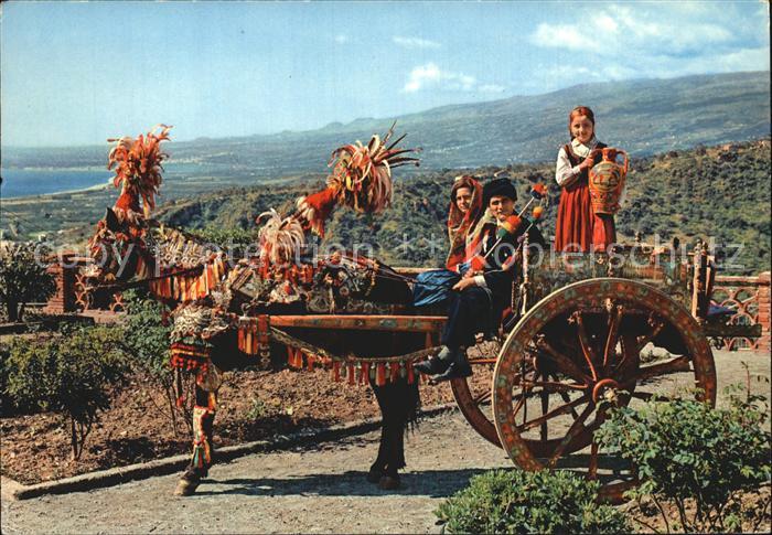Pferde Carretto Siciliano Trachten