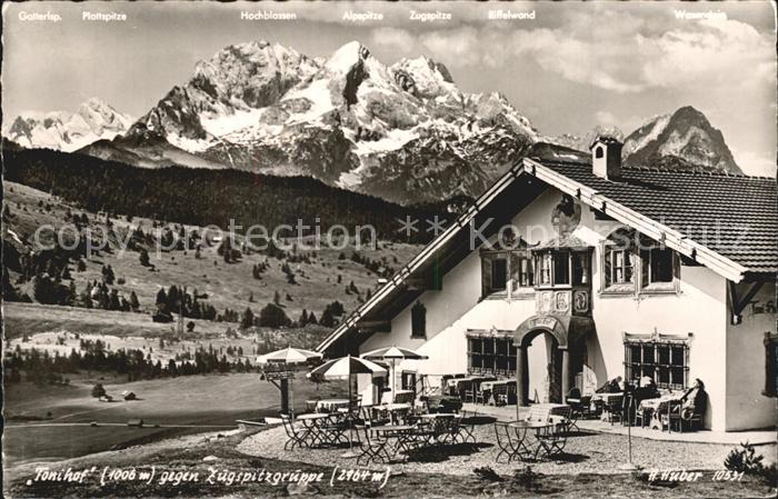 Mittenwald Bayern Tonihof Cafe Restaurant mit Zugspitzgruppe