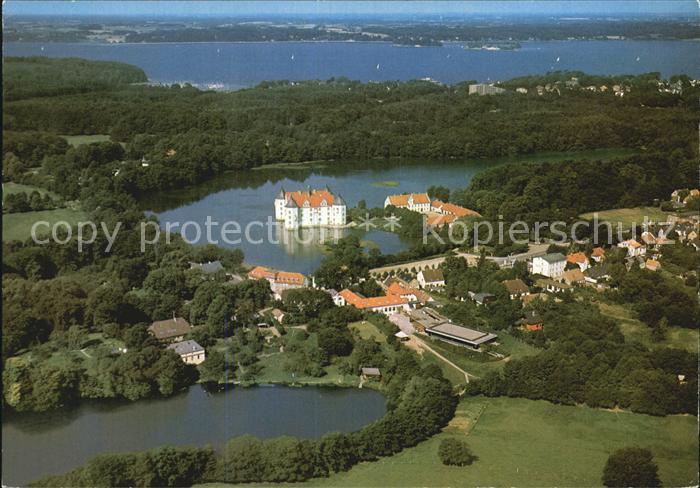 Gluecksburg Ostseebad Wasserschloss mit Flensburger Foerde Fliegeraufnahme