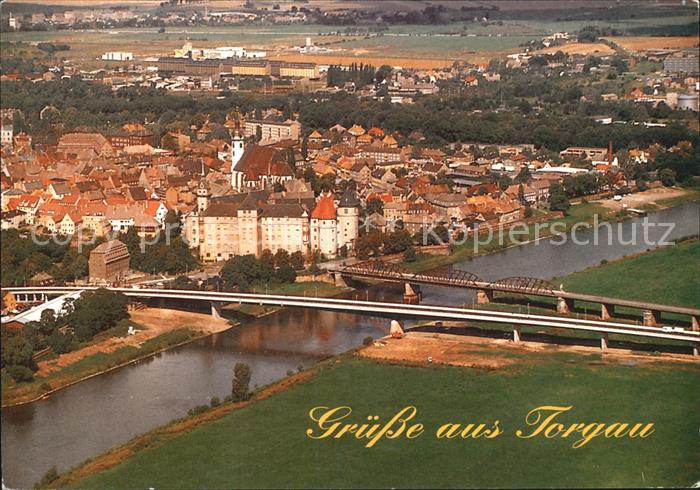 Torgau mit alter und neuer Elbbruecke Fliegeraufnahme