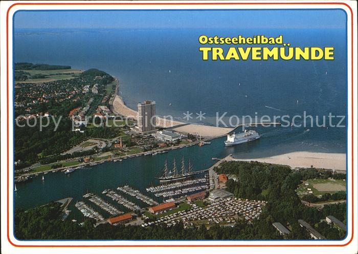 Travemuende Ostseebad Hafeneinfahrt Fliegeraufnahme