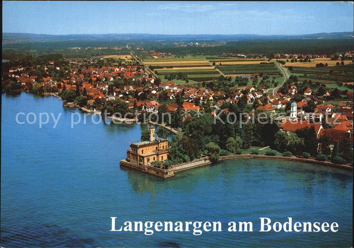 Langenargen Bodensee mit Schloss Montfort und Unterdorf Fliegeraufnahme