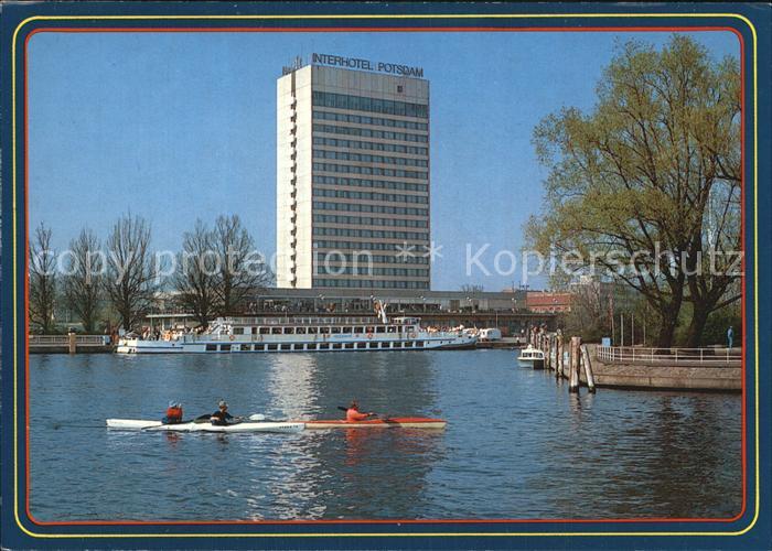 Potsdam Schiffsanlegestelle und Interhotel Potsdam Kanu Dampfer