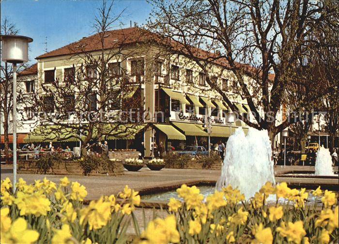 Bad Orb Cafe Sprudel am Salinenplatz Wasserspiele Narzissen