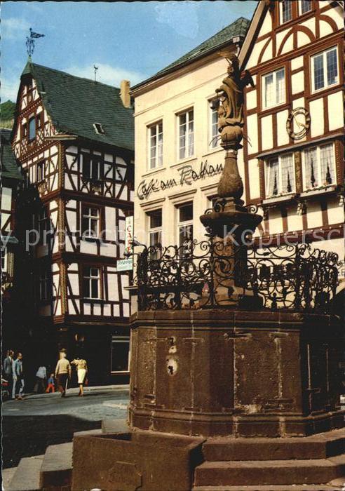 BERNKASTEL-KUES Berncastel Rheinland-Pfalz Marktbrunnen Cafe am Rathaus Fachwerk