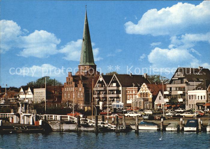 Travemuende Ostseebad Partie an der Trave Kirche