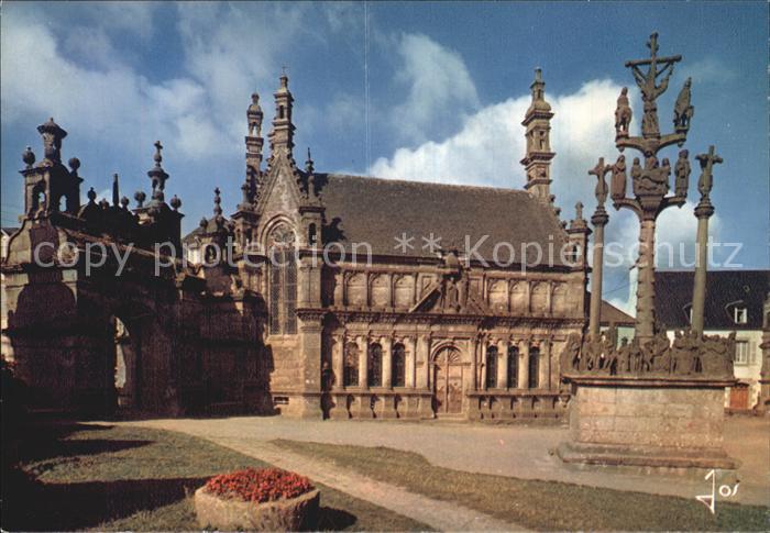 Saint-Thegonnec Le Calvaire Ossuaire et le porche Colle