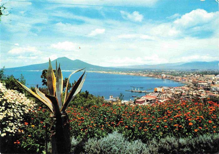 Castellammare di Stabia Neapel Napoli IT Panorama e Vesuvio Vulkan