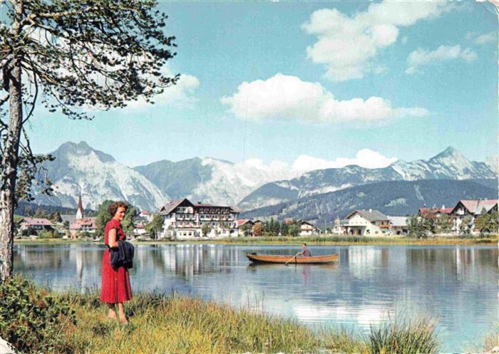 Seefeld Tirol Uferpartie am See Blick gegen Wettersteingebirge