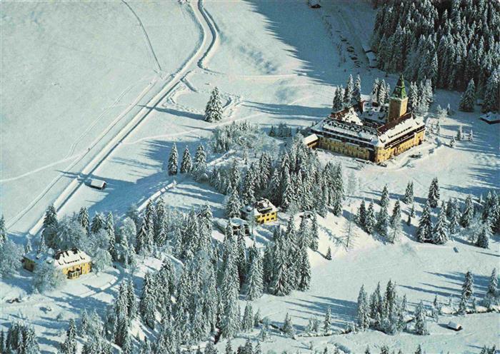 Elmau Kruen Garmisch-Partenkirchen Schloss im Winterzauber