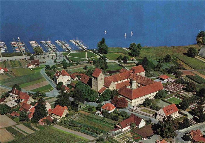 Insel Reichenau Bodensee Marienmuenster Benediktinerabtei Basilika mit West Quer
