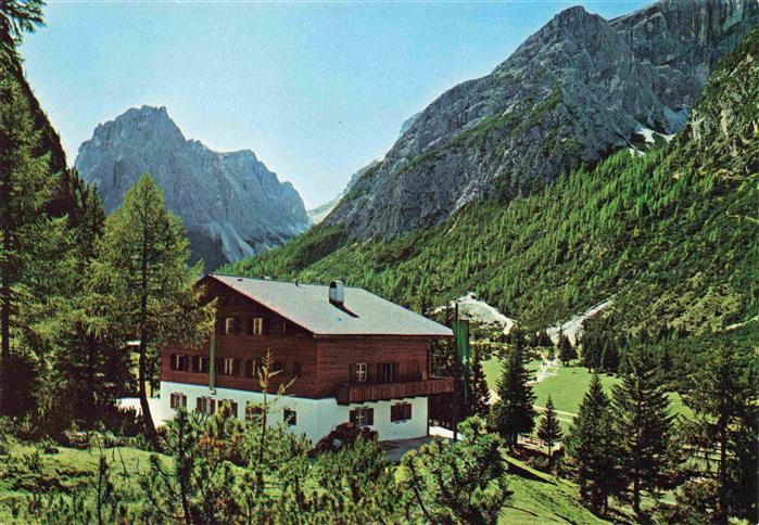 Drei-Schusterhuette 1617m Pustertal Suedtirol IT im Pustertal