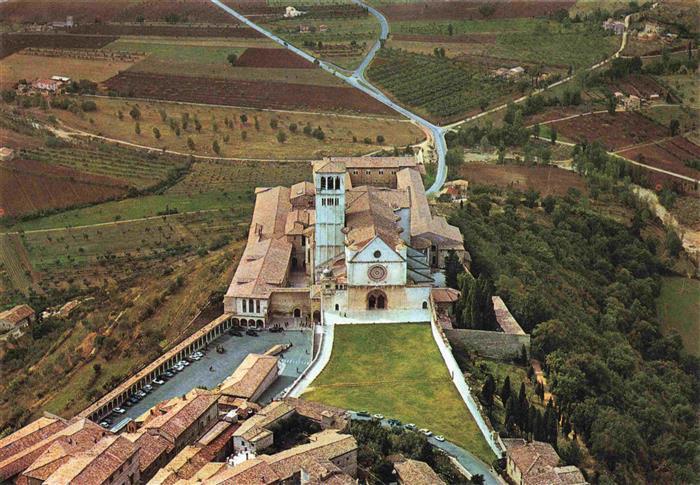 Assisi Umbria Basilica di San Francesco Fliegeraufnahme