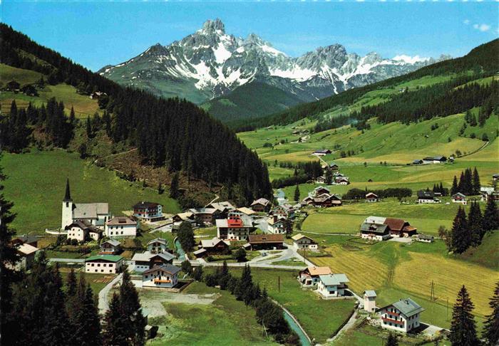 Filzmoos AT Panorama Blick gegen Bischofsmuetze Sommerfrische