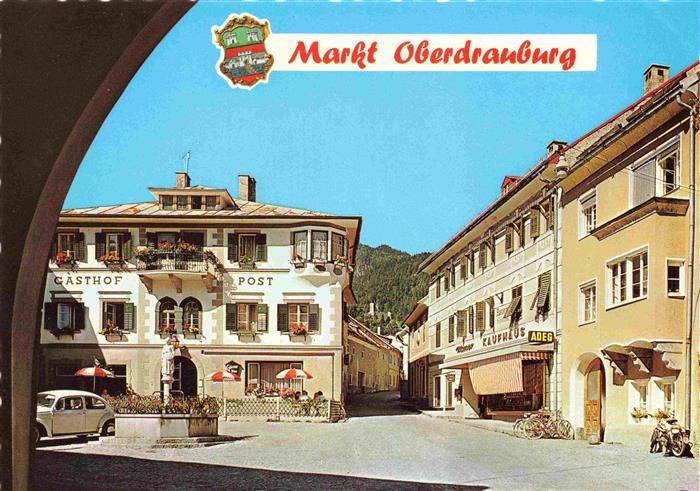 Oberdrauburg Kaernten AT Marktplatz mit Ruine Hohenburg im Hintergrund