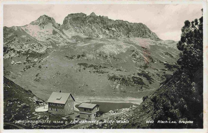 Freiburgerhuette 1934m Vorarlberg AT mit Formarinsee und Rote Wand