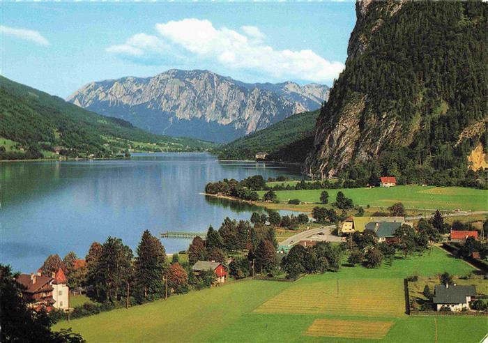 Scharfling am Mondsee mit Hoellengebirge