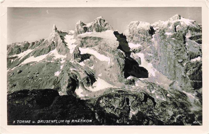 Rhaetikon Region Vorarlberg AT 3 Tuerme und Drusenfluh Bergwelt Alpen