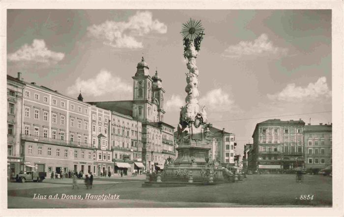 LINZ DONAU AT Hauptplatz Pestsaeule Kirche