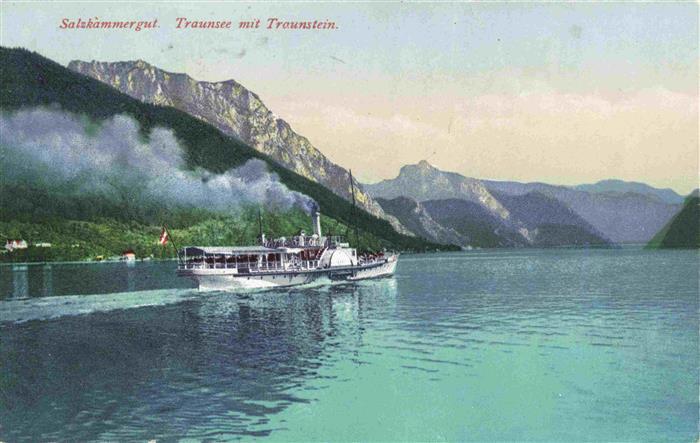 Traunsee Traunstein Gmunden Salzkammergut AT Panorama Blick ueber den See Dampfe