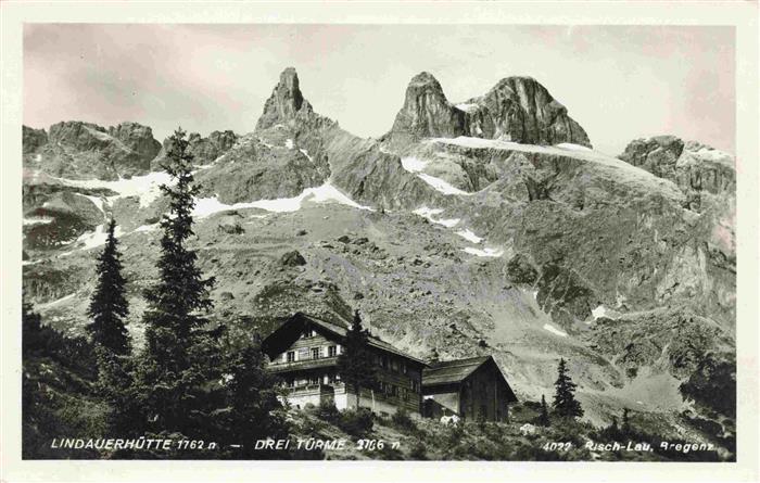 Lindauerhuette 1770m Gauertal Vorarlberg AT Berghuette mit Drei Tuermen Gebirgsp