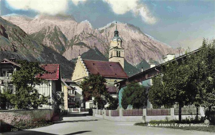 Maria Absam Hall Tirol AT Ortsmotiv mit Kirche Blick gegen Bettelwurf