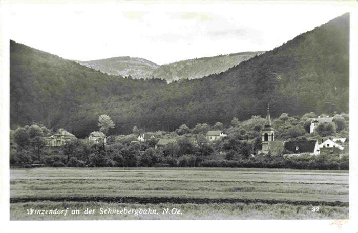 Winzendorf-Muthmannsdorf Niederoesterreich AT Panorama