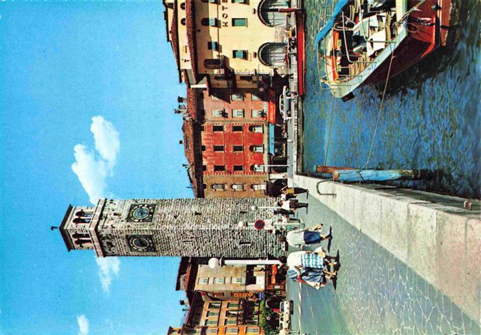 Riva del Garda IT Partie am Hafen Uhrturm
